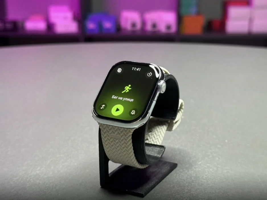 Apple Watch 11 46mm Natural Titanium