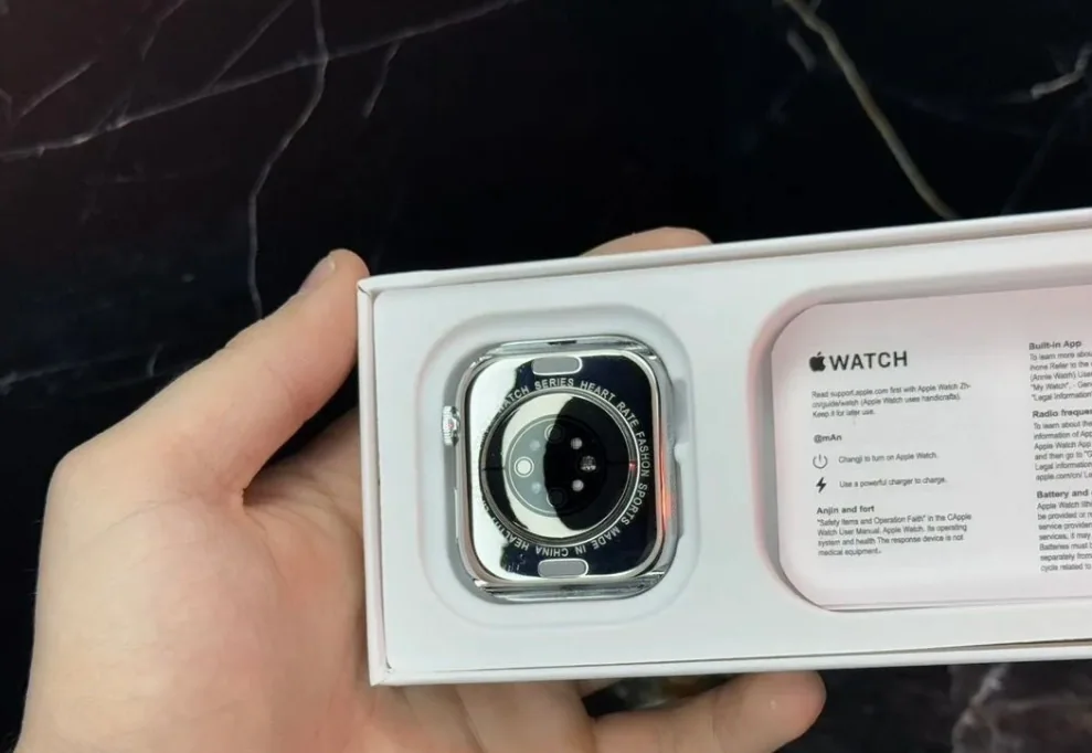 Apple Watch Series 11 Natural Titanium